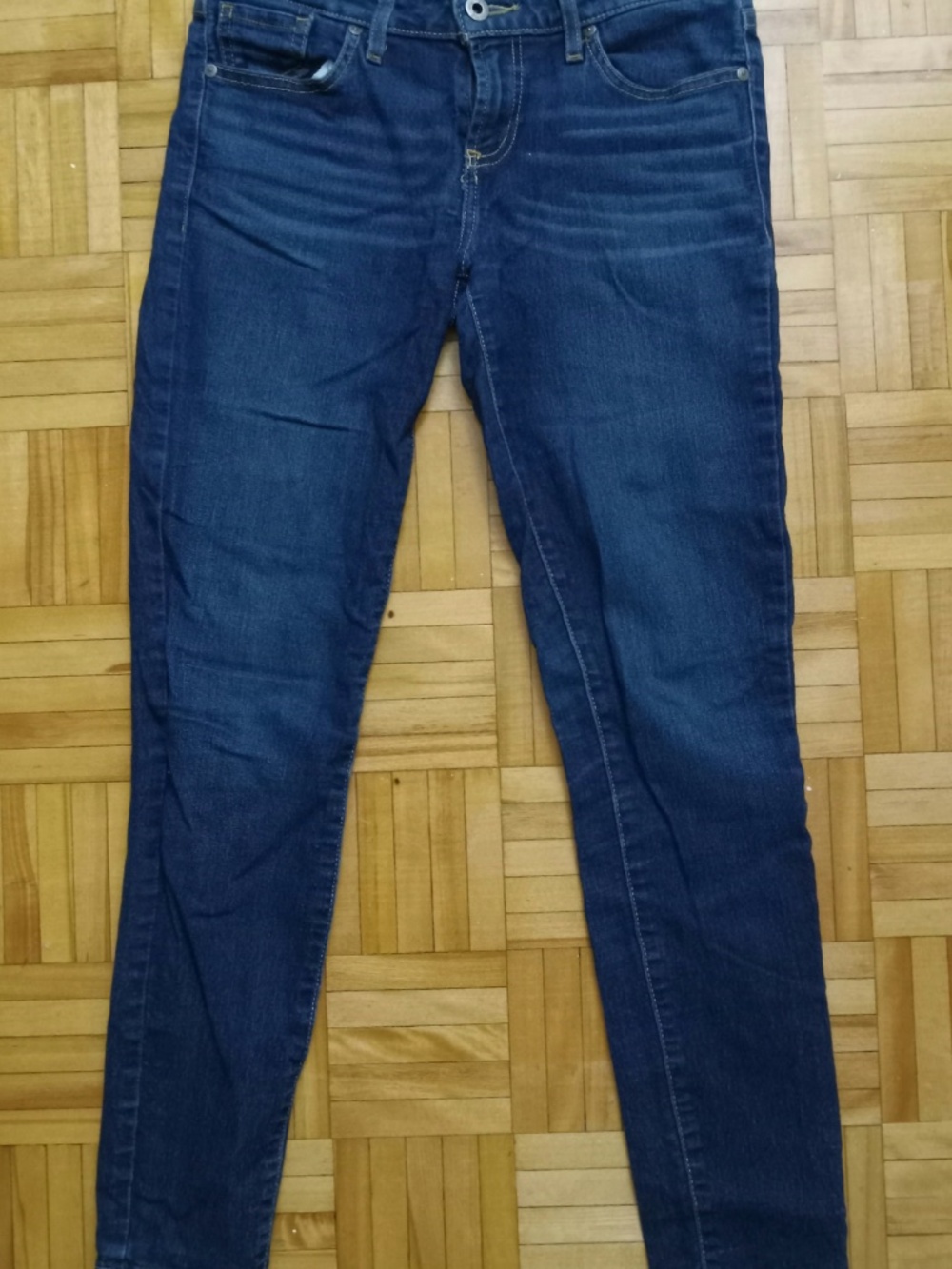 GUESS Straight-Leg Jeans